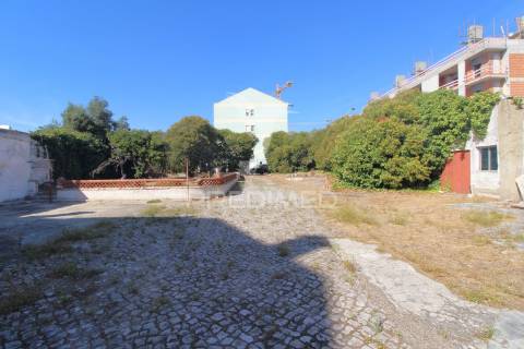 Terreno urbano em área de construção - montijo