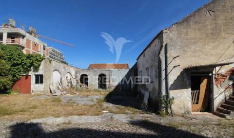 Terreno urbano em área de construção - montijo