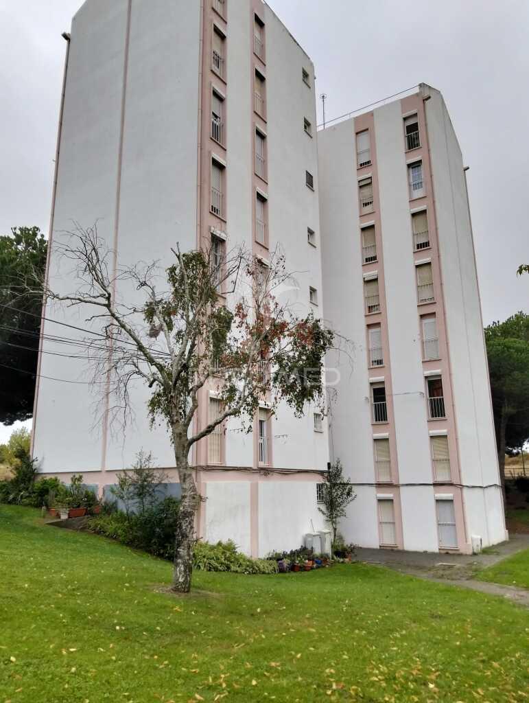 Apartamento t2 - com elevador no vale da amoreira