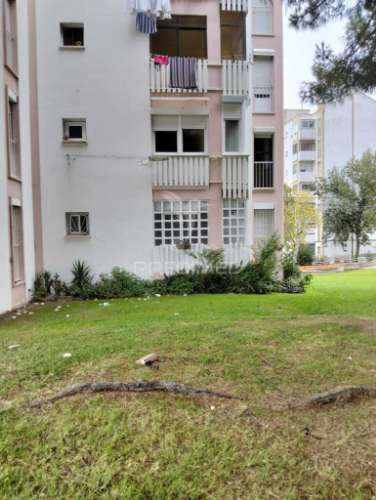 Apartamento t2 - com elevador no vale da amoreira