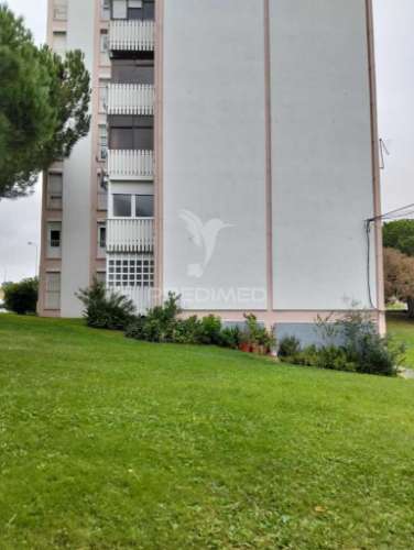 Apartamento t2 - com elevador no vale da amoreira