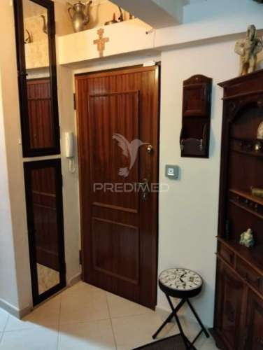 Apartamento t2 - com elevador no vale da amoreira