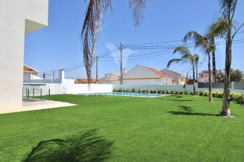 Moradia t3+1, charneca de caparica