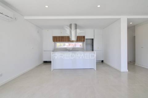 Moradia t3+1, charneca de caparica