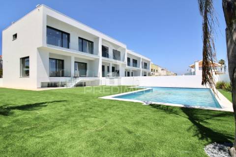 Moradia t3+1, charneca de caparica