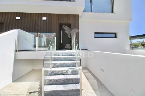 Moradia t3+1, charneca de caparica