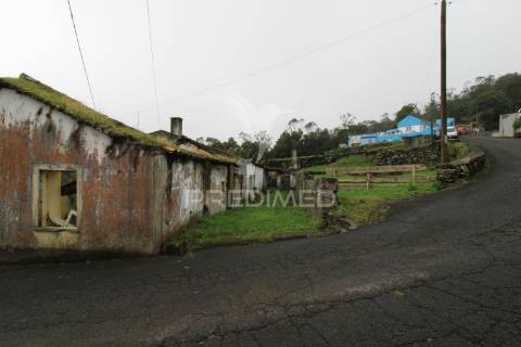 ? moradia para recuperar – freguesia do posto santo, angra do heroísmo