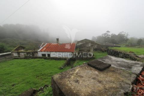 ? moradia para recuperar – freguesia do posto santo, angra do heroísmo