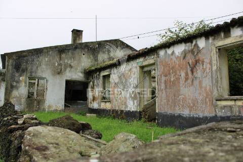 ? moradia para recuperar – freguesia do posto santo, angra do heroísmo