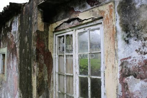 ? moradia para recuperar – freguesia do posto santo, angra do heroísmo