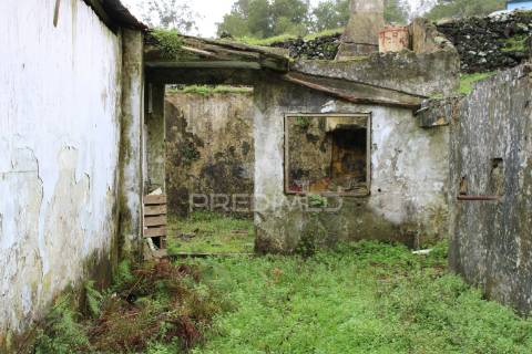 ? moradia para recuperar – freguesia do posto santo, angra do heroísmo