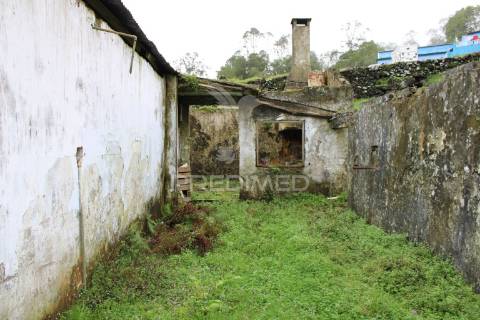 ? moradia para recuperar – freguesia do posto santo, angra do heroísmo