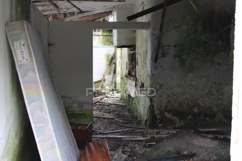 ? moradia para recuperar – freguesia do posto santo, angra do heroísmo