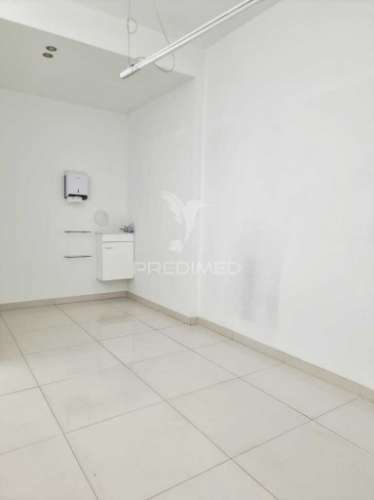 Arrendamento loja comercial - salgueiral