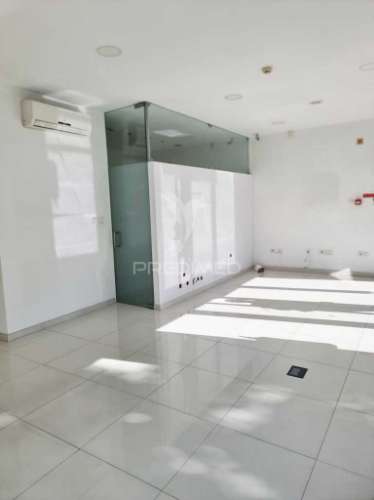 Arrendamento loja comercial - salgueiral