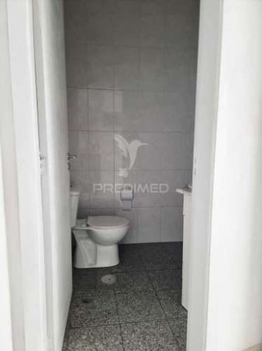 Arrendamento loja comercial - salgueiral