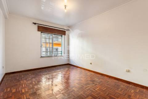 Apartamento de 3 assoalhadas e terraço em excelente localização!