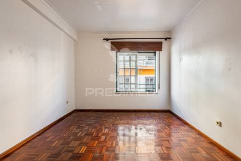 Apartamento de 3 assoalhadas e terraço em excelente localização!