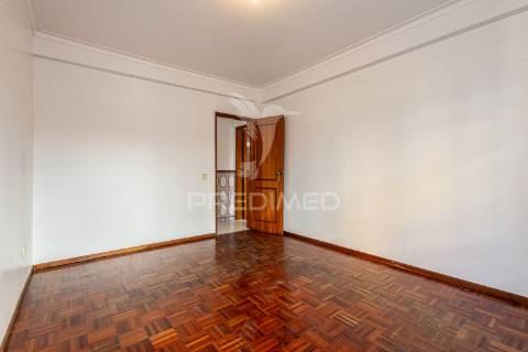 Apartamento de 3 assoalhadas e terraço em excelente localização!