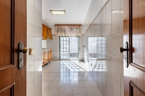 Apartamento de 3 assoalhadas e terraço em excelente localização!