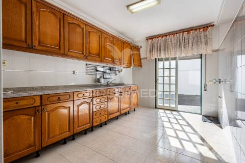 Apartamento de 3 assoalhadas e terraço em excelente localização!