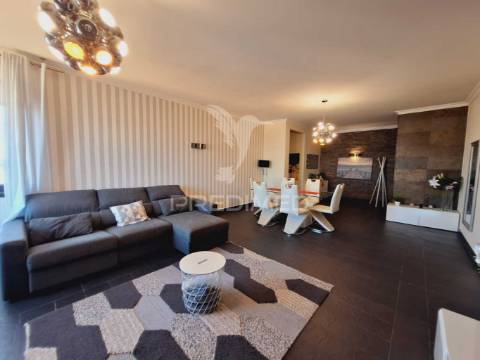 Apartamento t4 de luxo em portimão para arrendamento anual