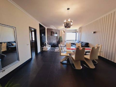 Apartamento t4 de luxo em portimão para arrendamento anual