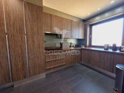 Apartamento t4 de luxo em portimão para arrendamento anual