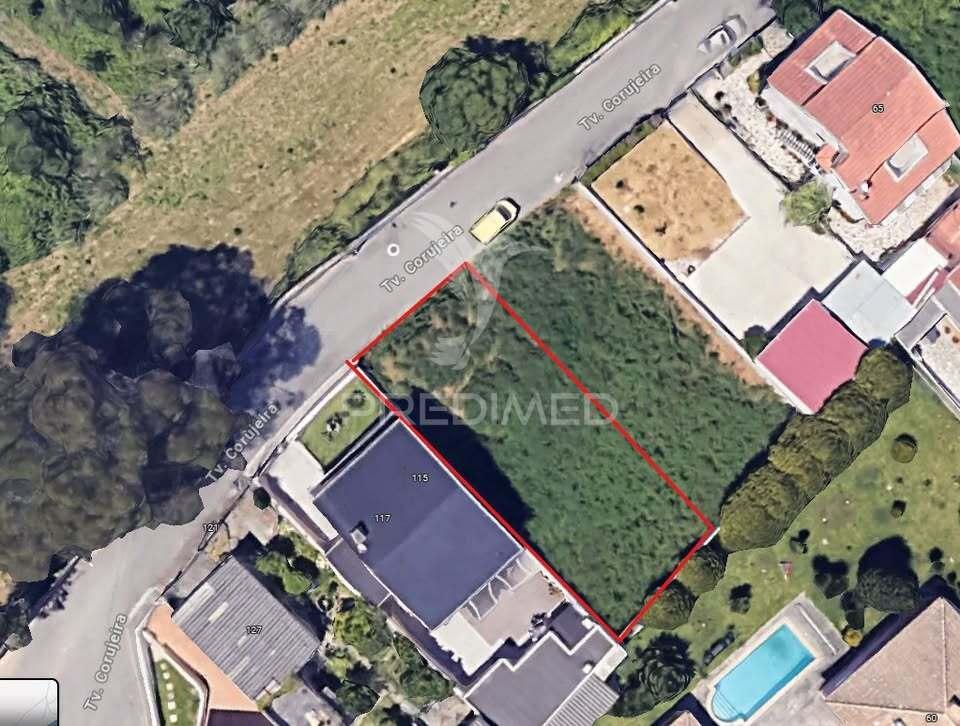 Terreno - moradia de 3 frentes - vilar do paraíso