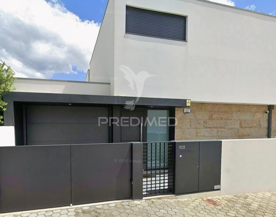 Terreno - moradia de 3 frentes - vilar do paraíso