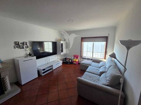 T2 com lugar de garagem ao colégio dos carvalhos