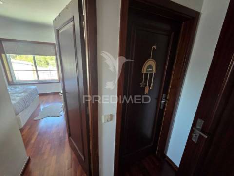 T2 com lugar de garagem ao colégio dos carvalhos