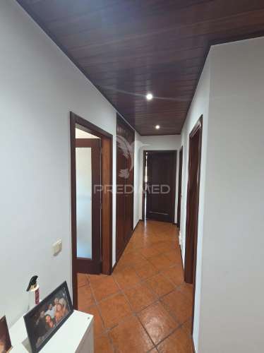 T2 com lugar de garagem ao colégio dos carvalhos