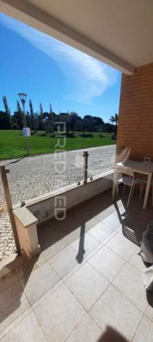 Moradia t2 com jardim, piscina e garagem em albufeira