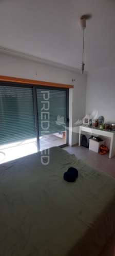 Moradia t2 com jardim, piscina e garagem em albufeira