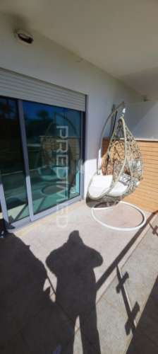 Moradia t2 com jardim, piscina e garagem em albufeira