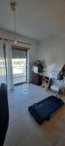 Moradia t2 com jardim, piscina e garagem em albufeira