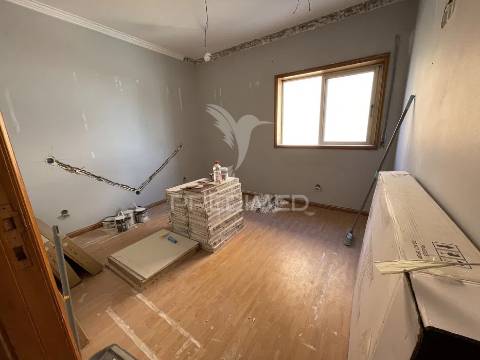 Apartamento t3 em remodelação total – furadouro-ovar 3 min da praia