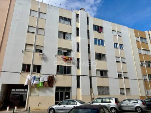 Apartamento t3 no carregado