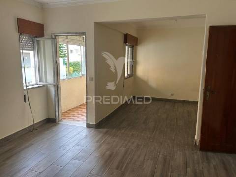 Apartamento t3 no carregado