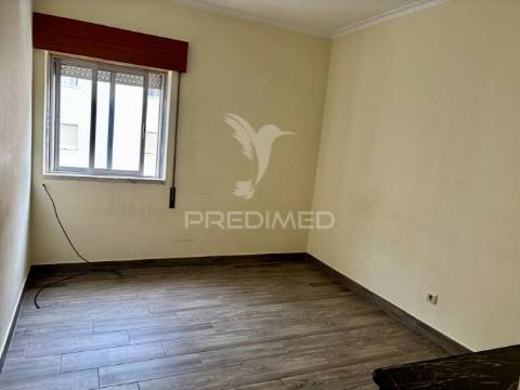 Apartamento t3 no carregado