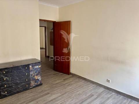 Apartamento t3 no carregado