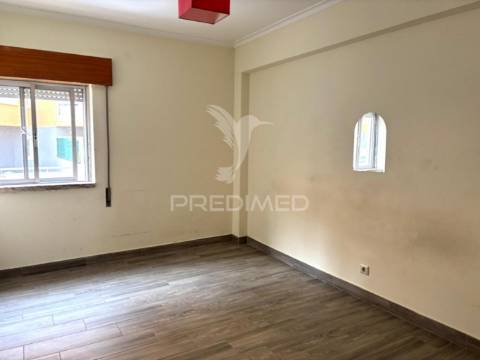 Apartamento t3 no carregado