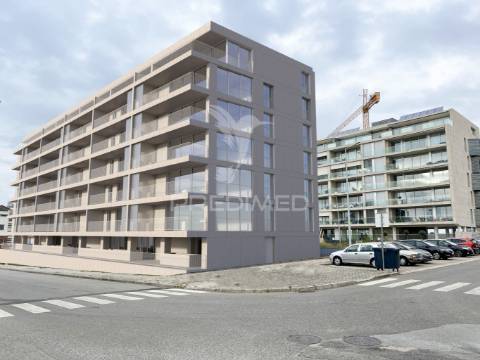 Apartamento t2 com suite, varanda e 2 garagens – barrocas, aveiro