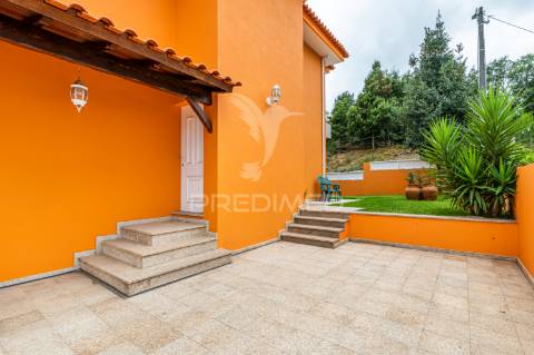 ? moradia t4 exclusiva em espinho, braga – luxo, conforto e vistas deslumbrantes!