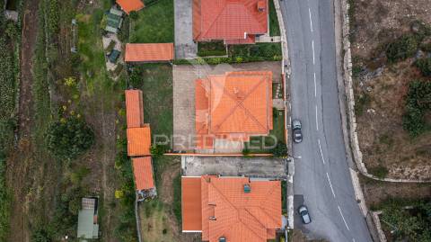 ? moradia t4 exclusiva em espinho, braga – luxo, conforto e vistas deslumbrantes!