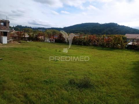 Lote de terreno no centro da póvoa de lanhoso – oportunidade única!