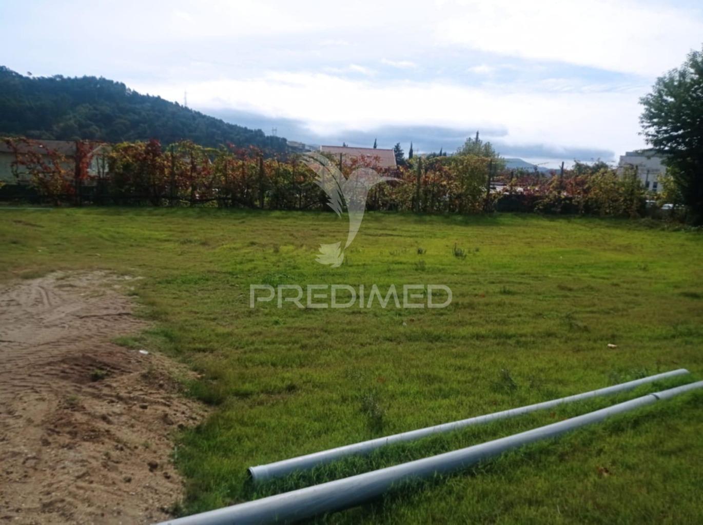 Lote de terreno no centro da póvoa de lanhoso – oportunidade única!