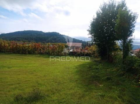 Lote de terreno no centro da póvoa de lanhoso – oportunidade única!