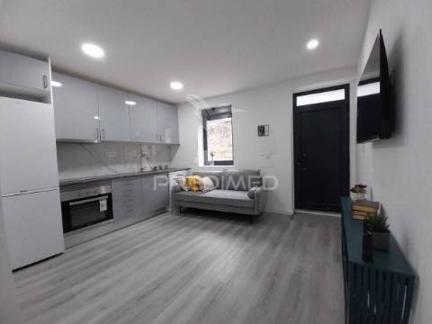 Moradia t1 renovada – centro do porto (junto à rua santa catarina)